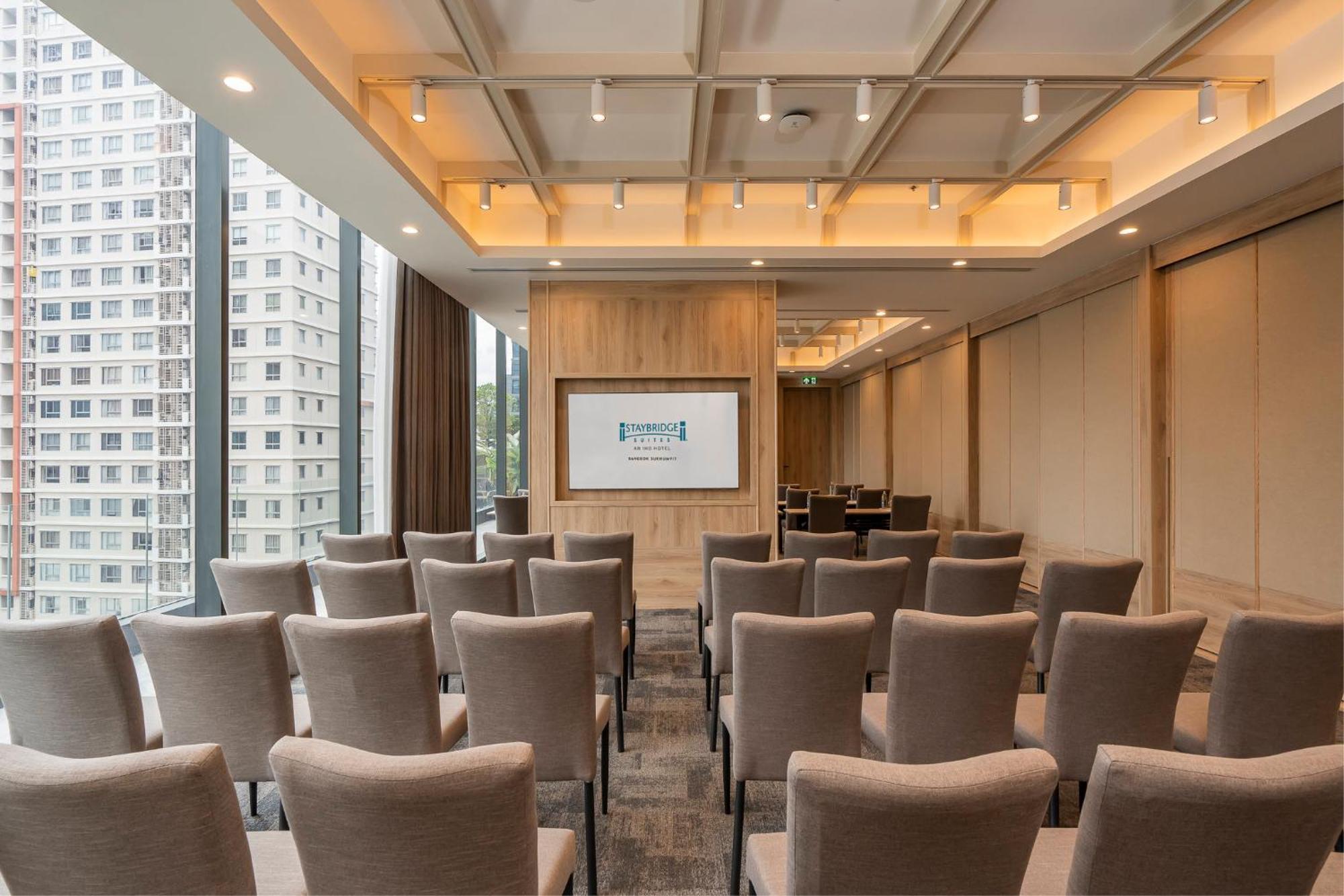 Staybridge Suites Bangkok Sukhumvit By Ihg Exteriör bild