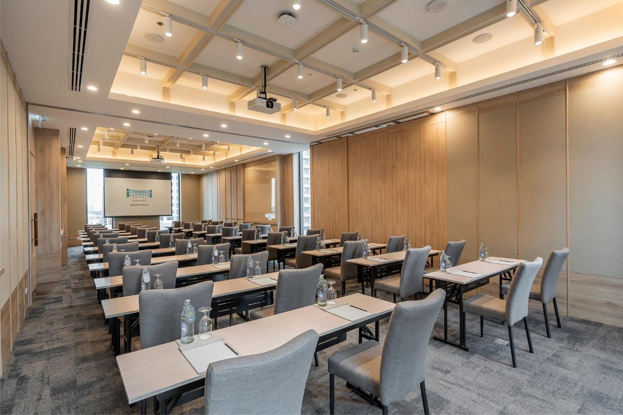 Staybridge Suites Bangkok Sukhumvit By Ihg Exteriör bild