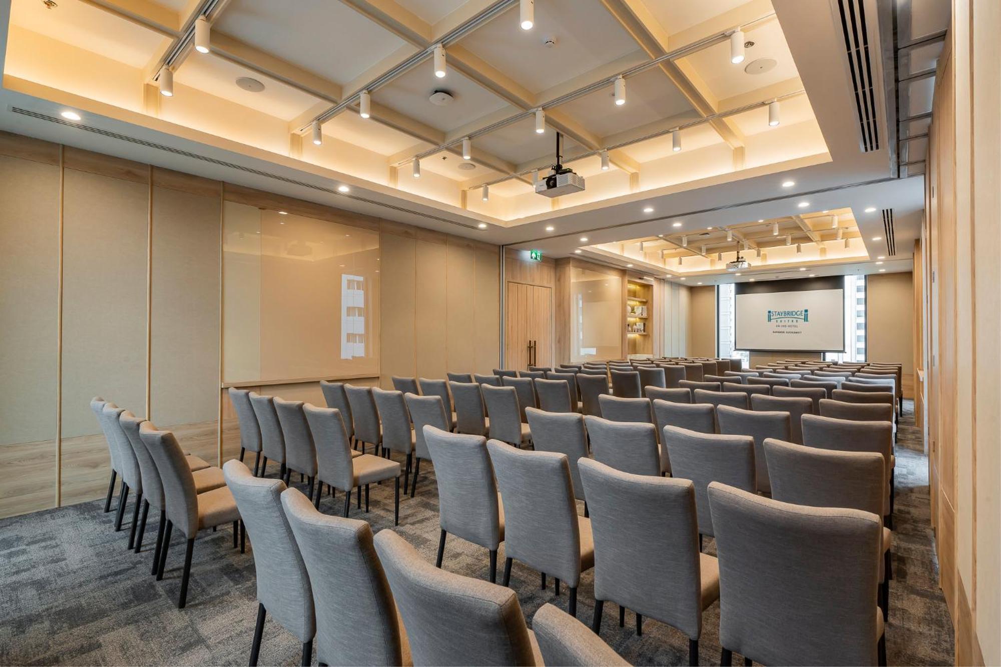 Staybridge Suites Bangkok Sukhumvit By Ihg Exteriör bild